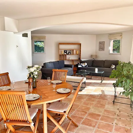 Avec Piscine, Vue Mer, Climatisee Proche Bandol